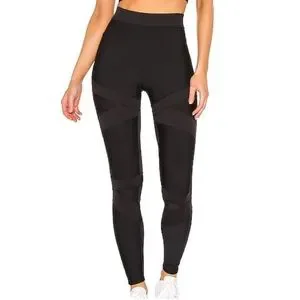 【新品未使用】Alo Yoga Legging xs Seamless High-Waist Ribbed Legging - Black | ALO
